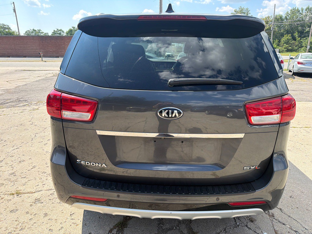 2016 Kia Sedona Image 6