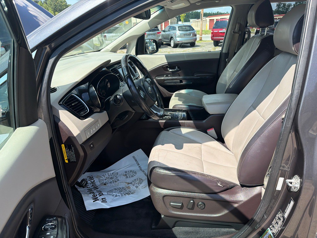 2016 Kia Sedona Image 10