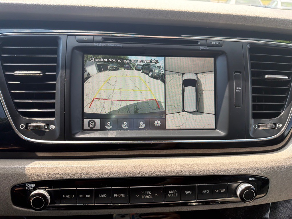 2016 Kia Sedona Image 16