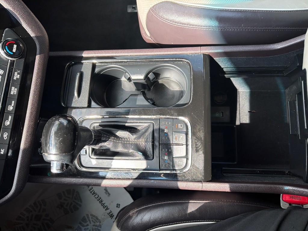 2016 Kia Sedona Image 18