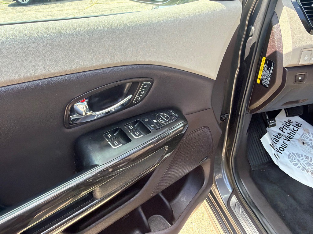 2016 Kia Sedona Image 22