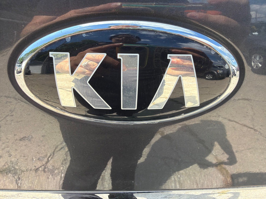2016 Kia Sedona Image 26