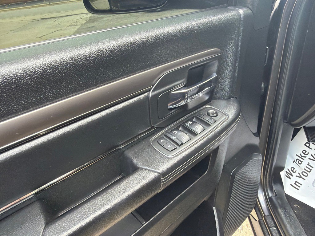 2014 RAM 1500 Image 17