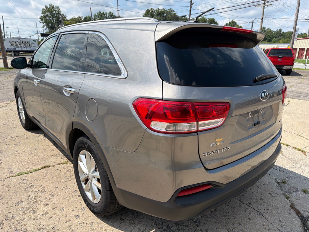 2017 Kia Sorento Image 5