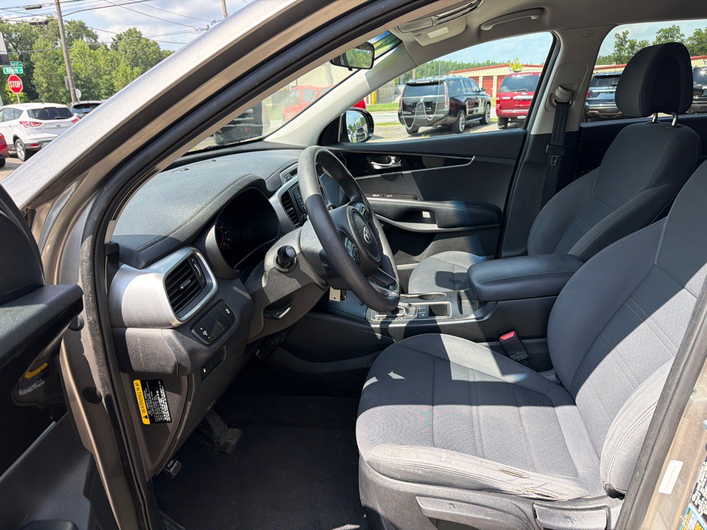 2017 Kia Sorento Image 9