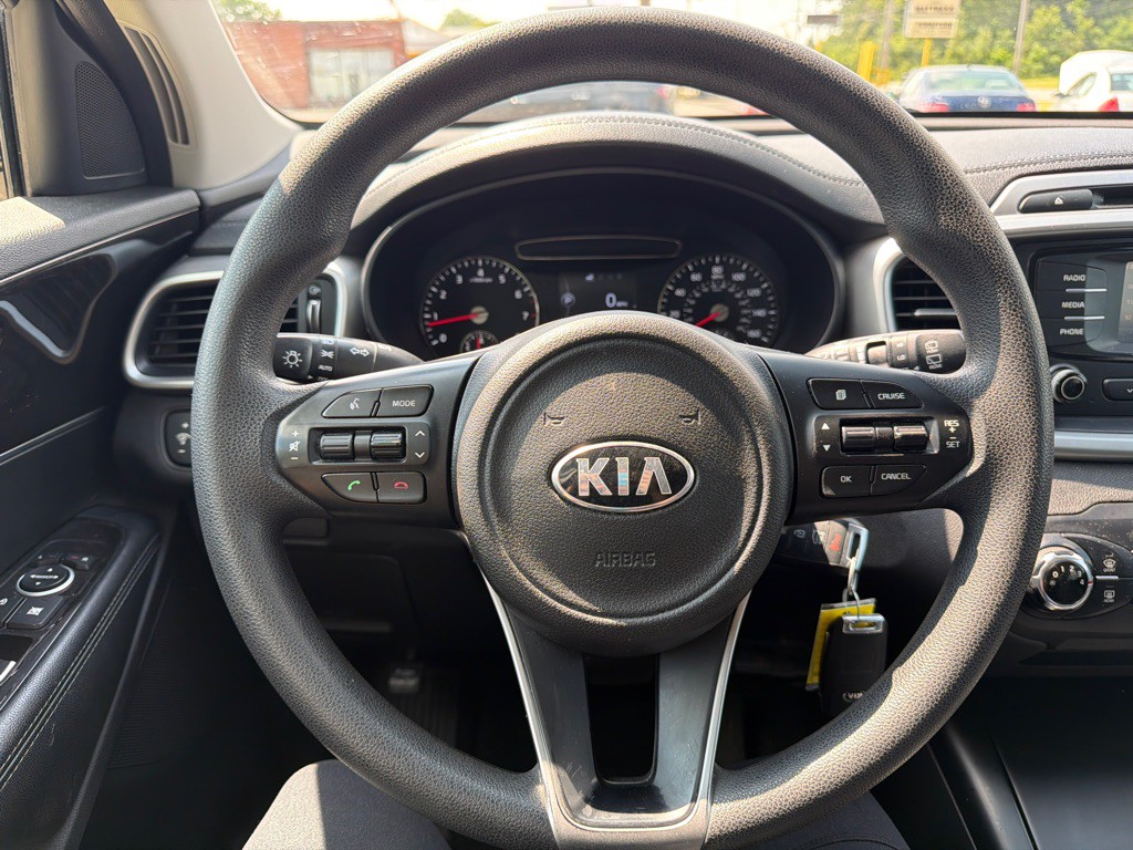 2017 Kia Sorento Image 12
