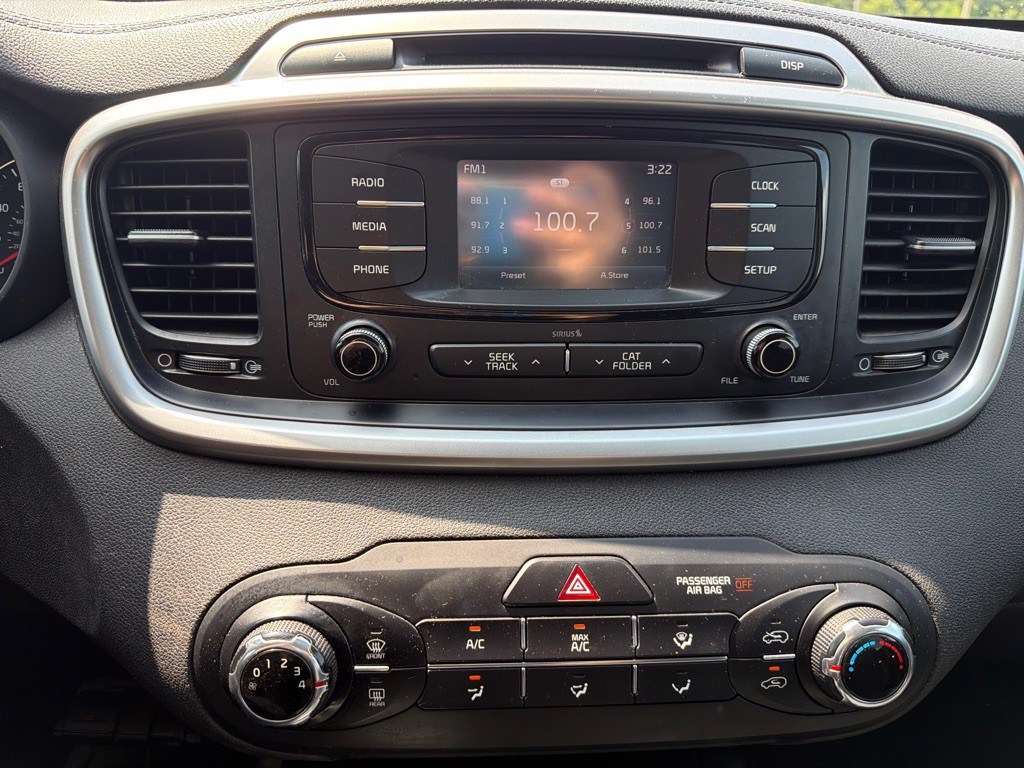 2017 Kia Sorento Image 13