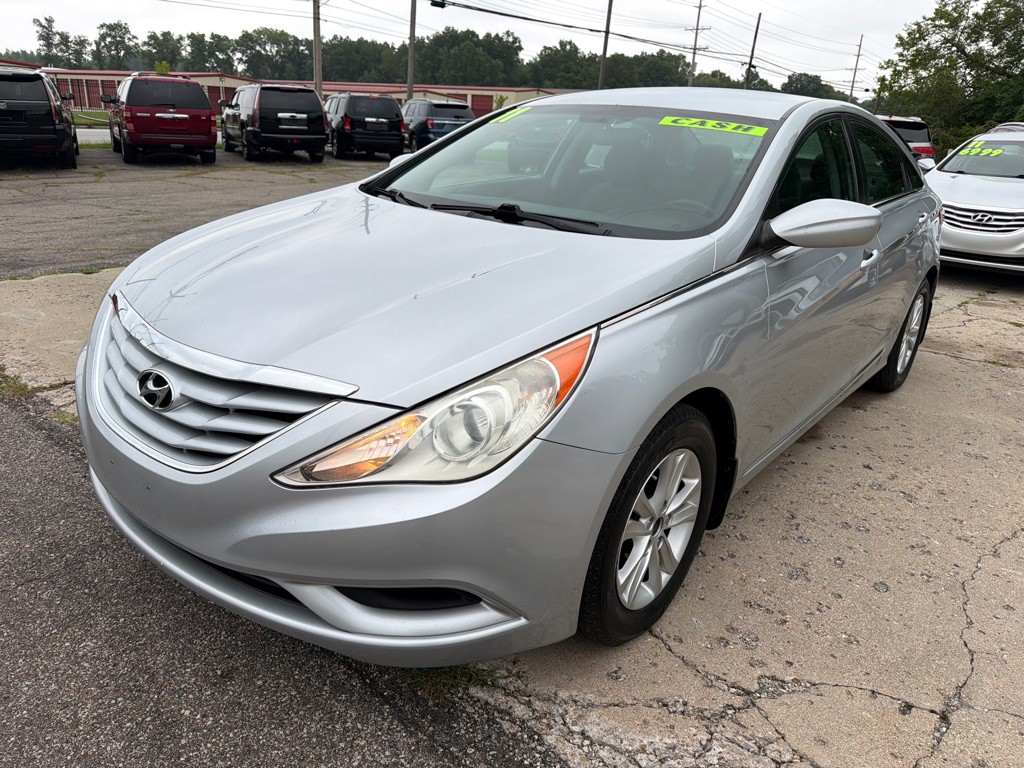 2011 Hyundai Sonata Image 3