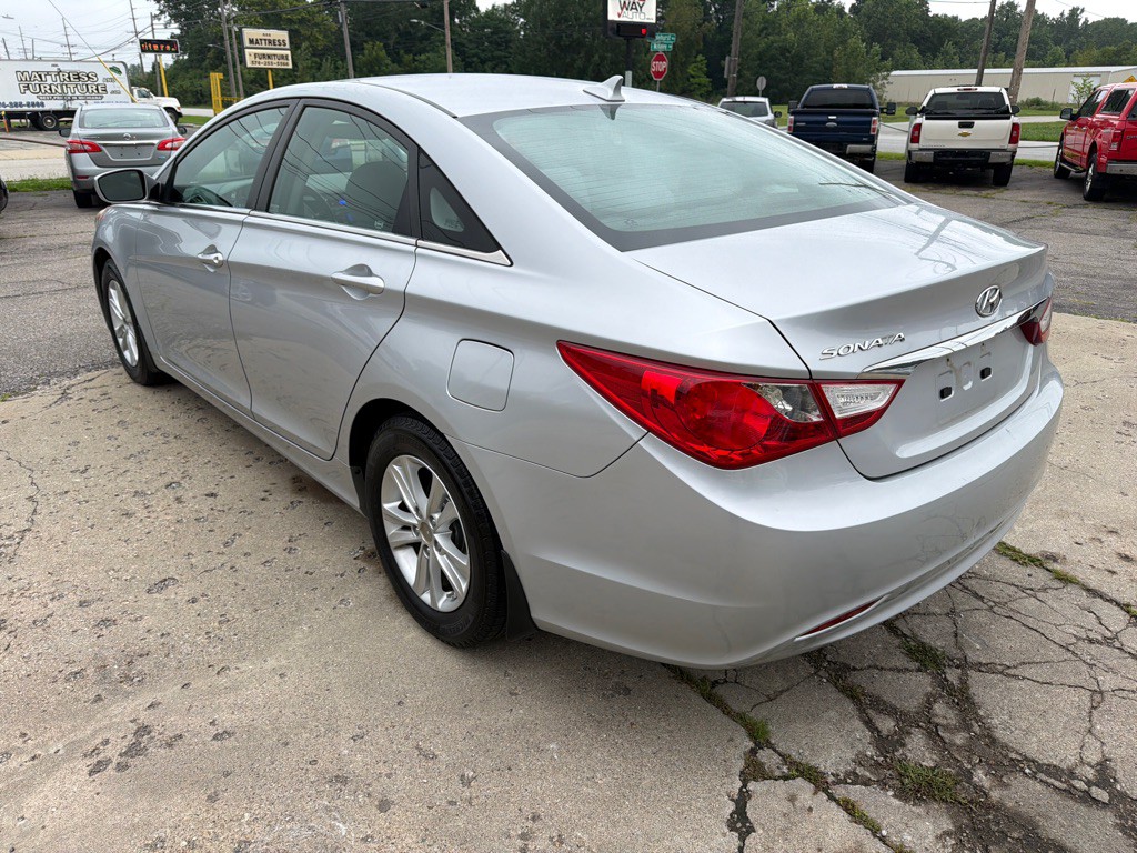 2011 Hyundai Sonata Image 5
