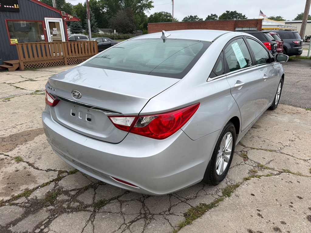 2011 Hyundai Sonata Image 7