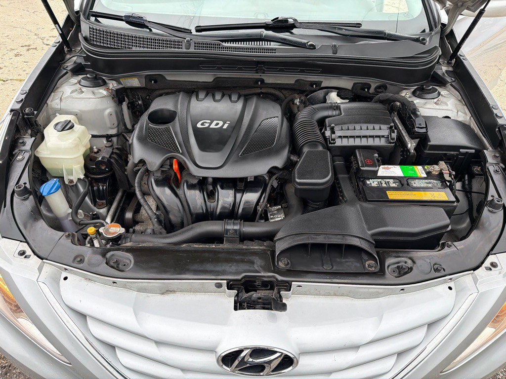 2011 Hyundai Sonata Image 9