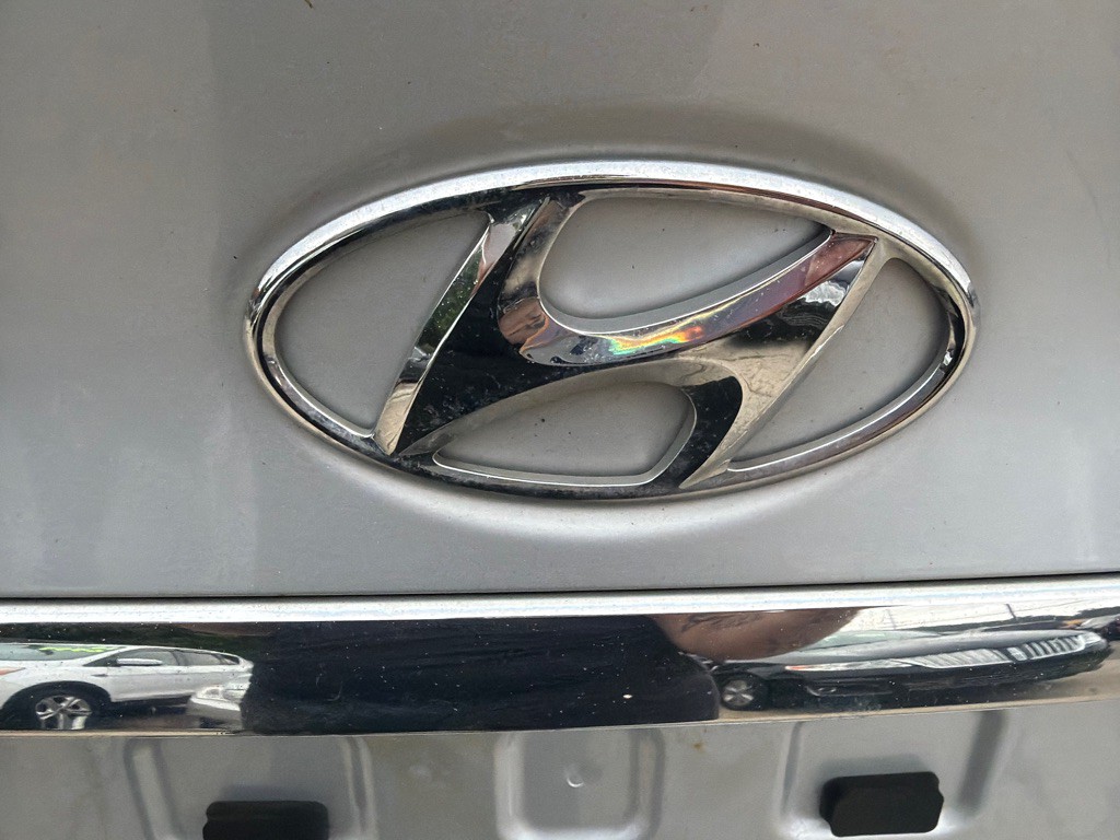 2011 Hyundai Sonata Image 20