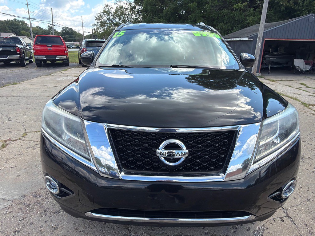 2015 Nissan Pathfinder Image 2