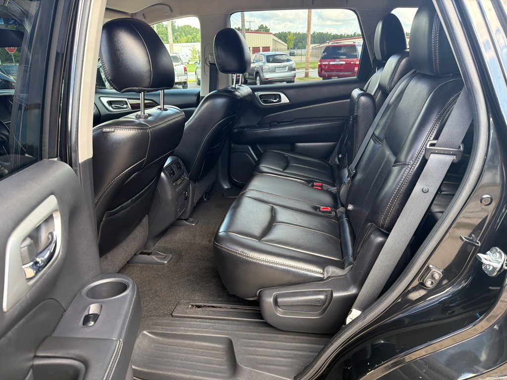 2015 Nissan Pathfinder Image 11