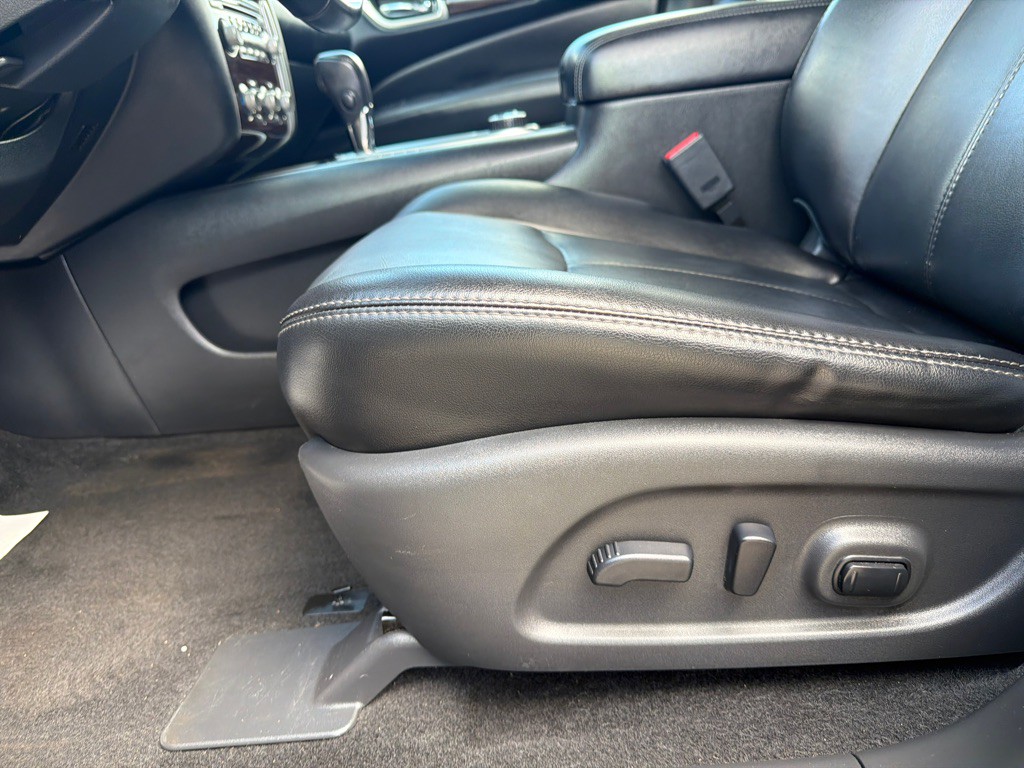 2015 Nissan Pathfinder Image 22
