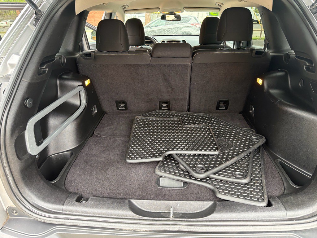 2015 Jeep Cherokee Image 11