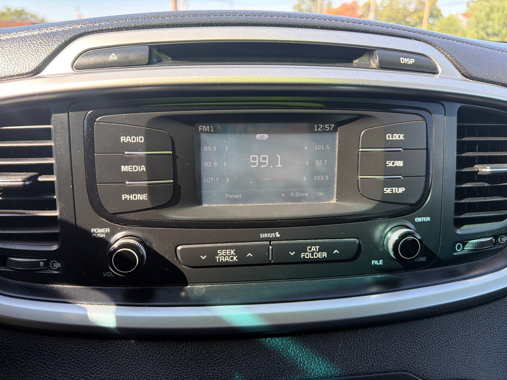 2016 Kia Sorento Image 14