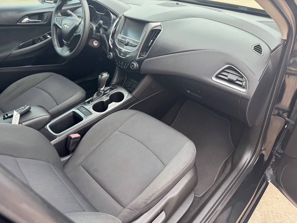 2017 Chevrolet Cruze Image 30