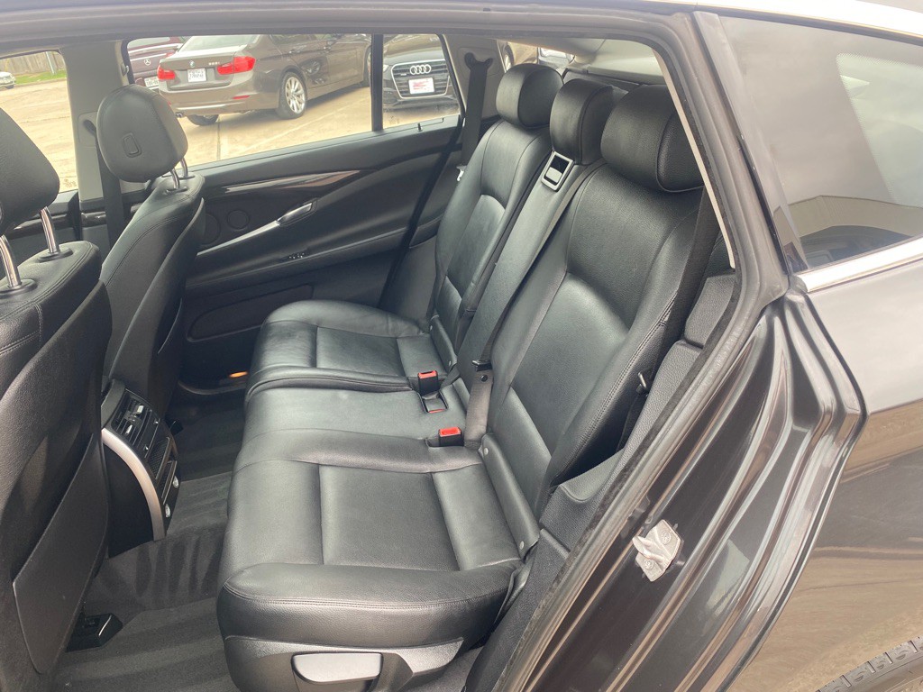 2016 BMW 5 Series Image 25