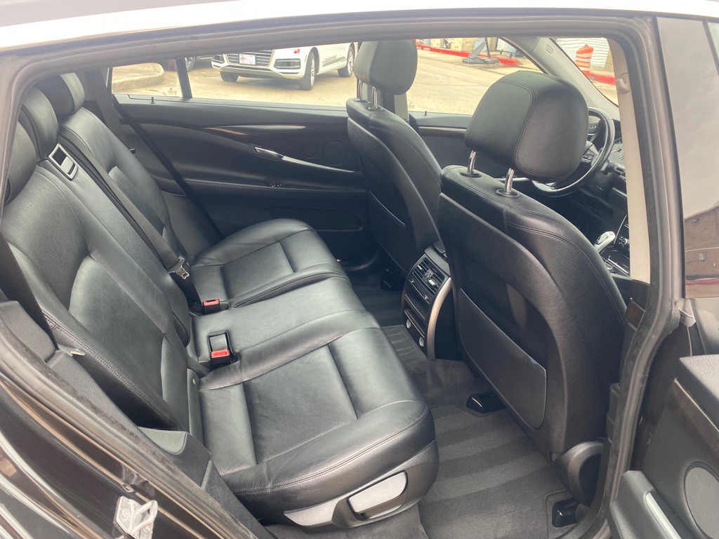 2016 BMW 5 Series Image 30