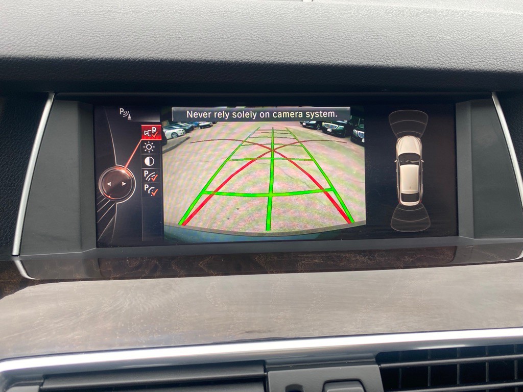 2016 BMW 5 Series Image 36