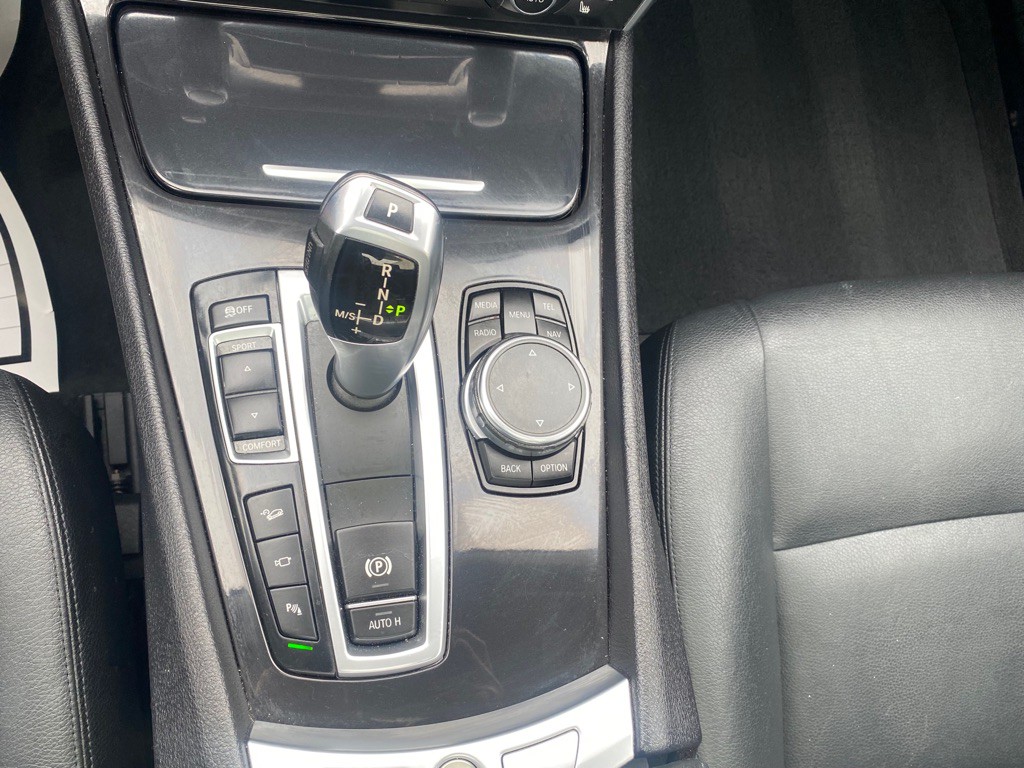 2016 BMW 5 Series Image 41