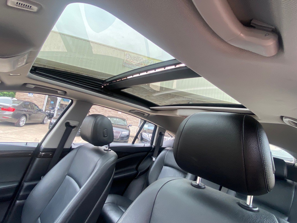 2016 BMW 5 Series Image 42