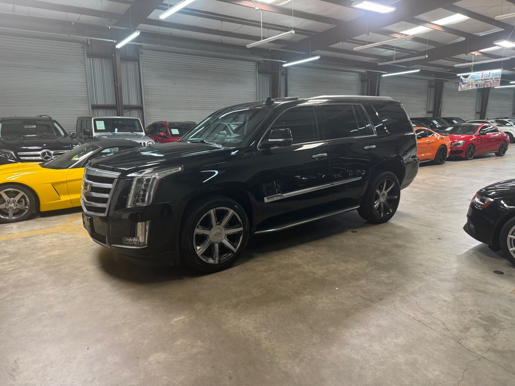2016 Cadillac Escalade Image 2