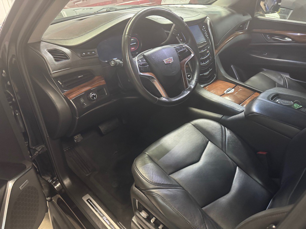 2016 Cadillac Escalade Image 27