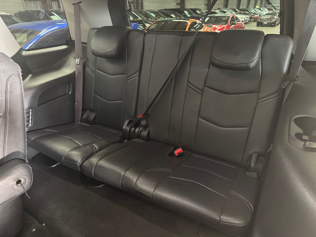 2016 Cadillac Escalade Image 31
