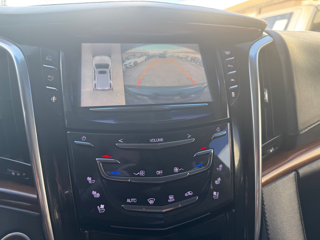 2016 Cadillac Escalade Image 38