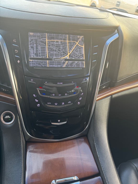 2016 Cadillac Escalade Image 40
