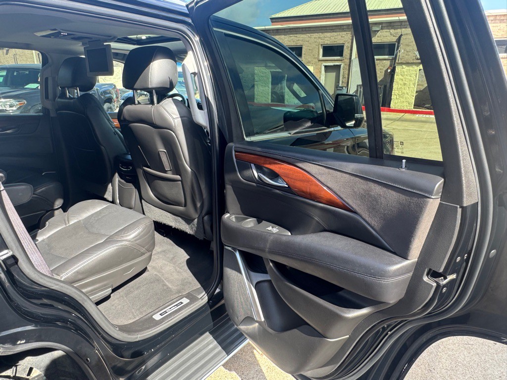 2016 Cadillac Escalade Image 52
