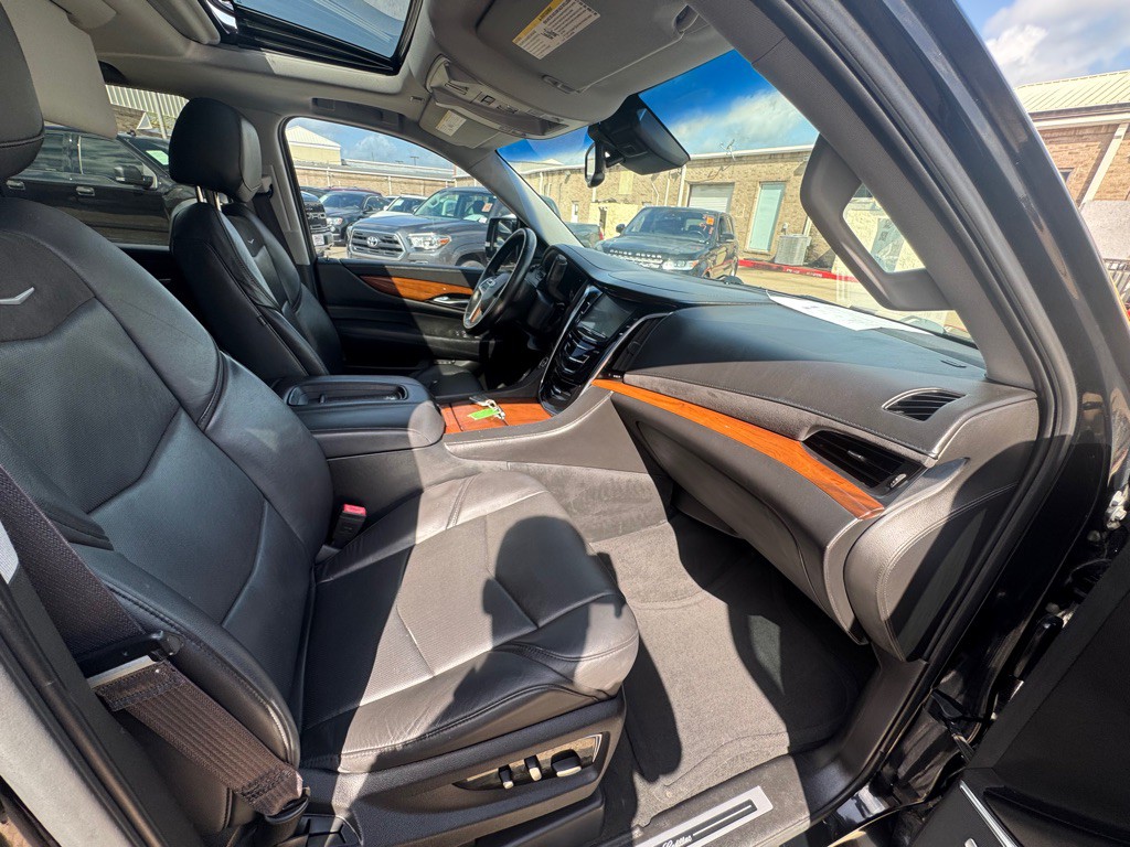 2016 Cadillac Escalade Image 58