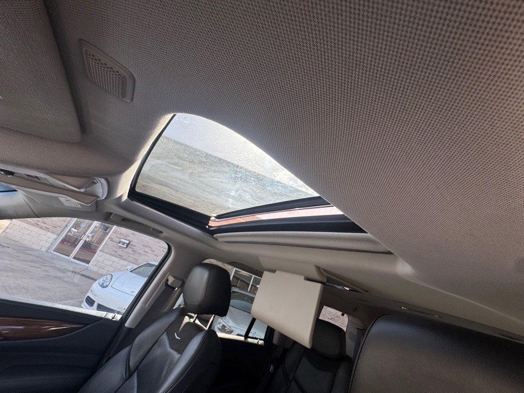 2016 Cadillac Escalade Image 61