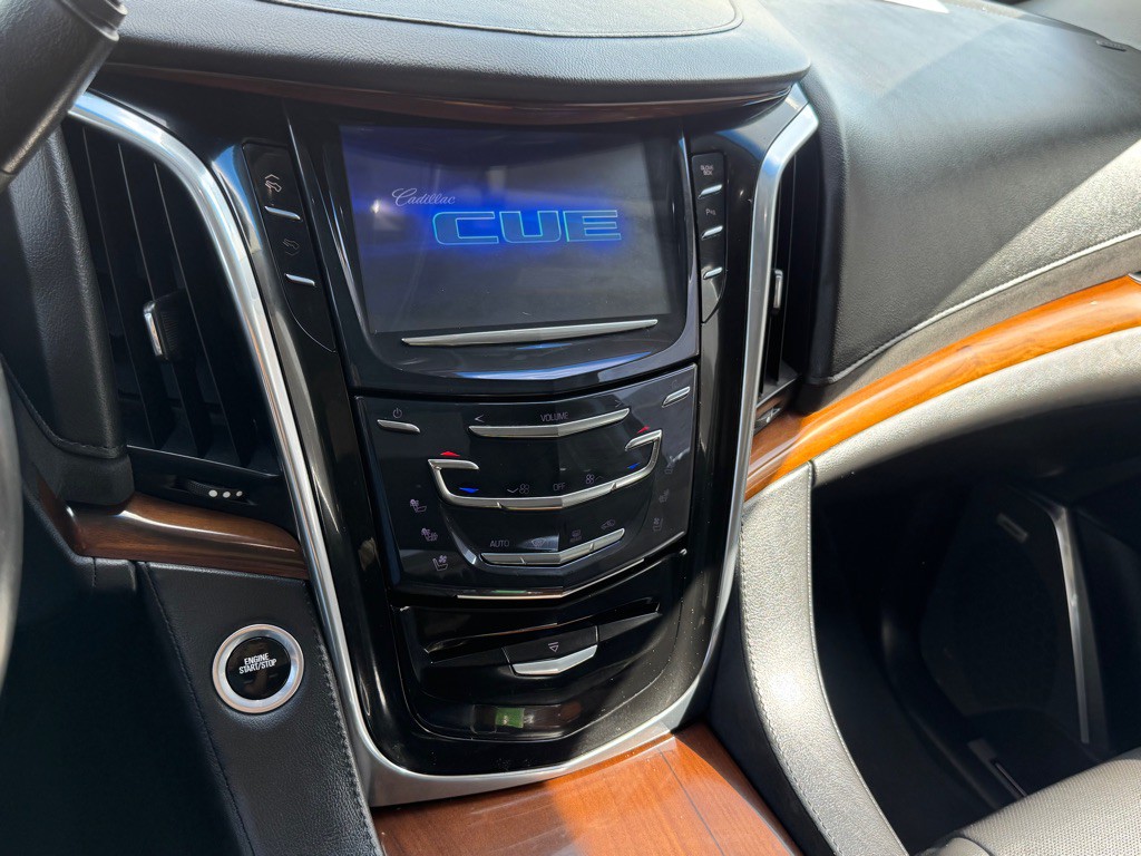 2016 Cadillac Escalade Image 64