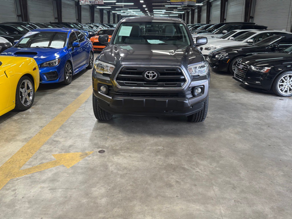 2016 Toyota Tacoma Image 2