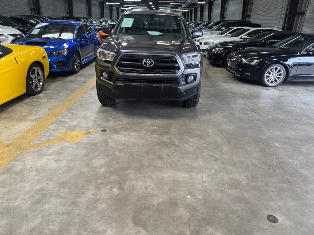 2016 Toyota Tacoma Image 8