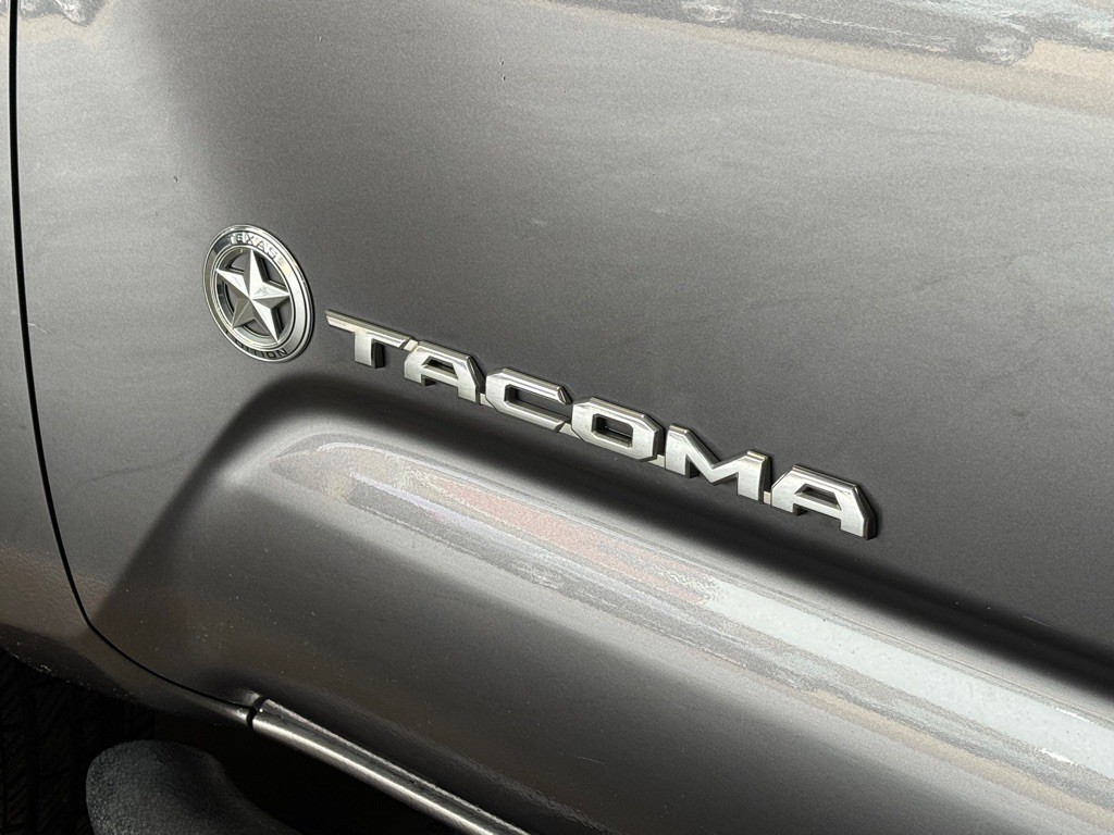 2016 Toyota Tacoma Image 11