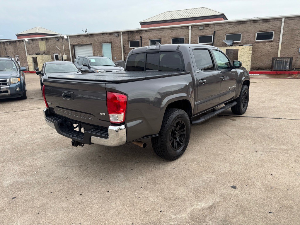 2016 Toyota Tacoma Image 17