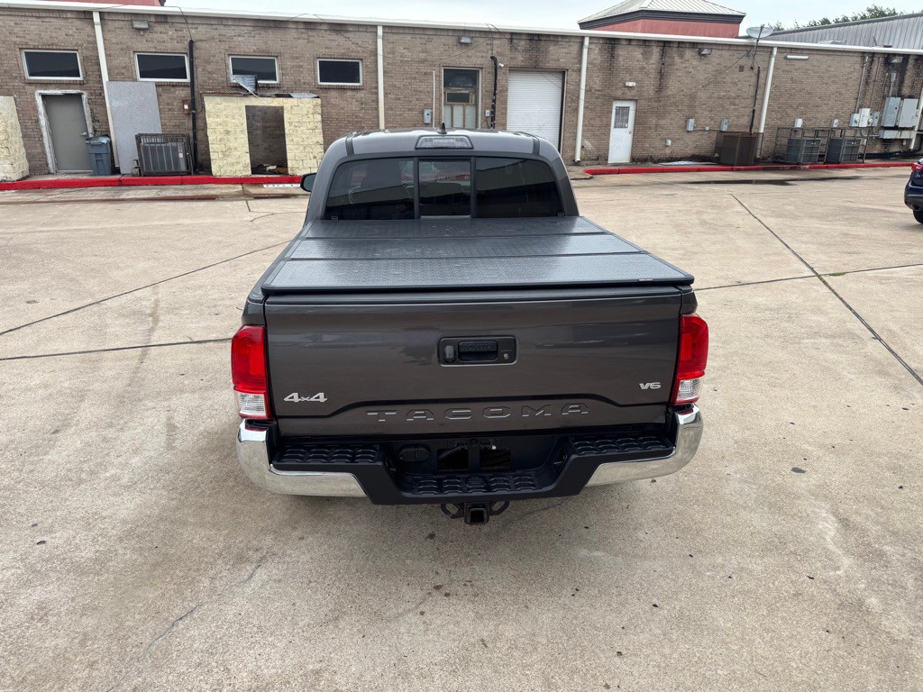 2016 Toyota Tacoma Image 19