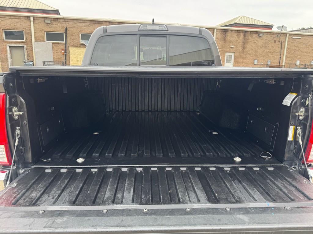 2016 Toyota Tacoma Image 22