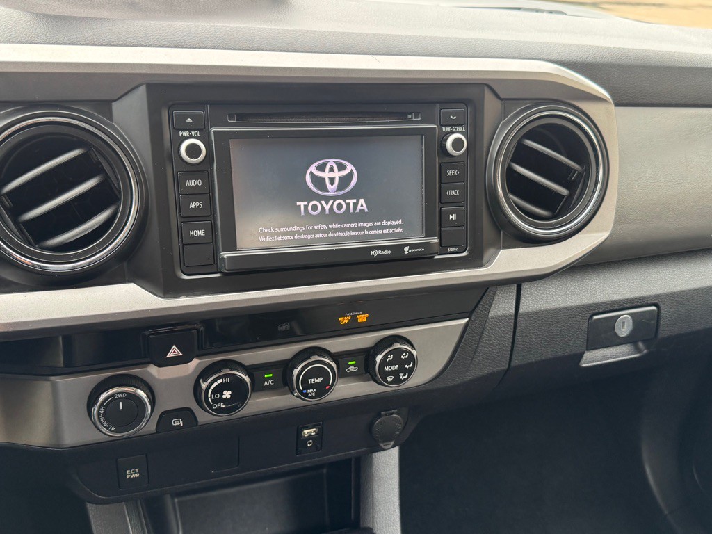 2016 Toyota Tacoma Image 30