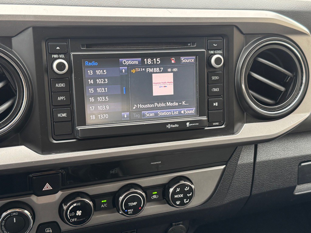 2016 Toyota Tacoma Image 32