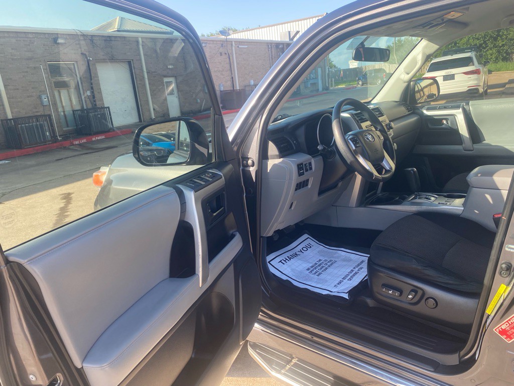 2012 Toyota 4Runner Image 18