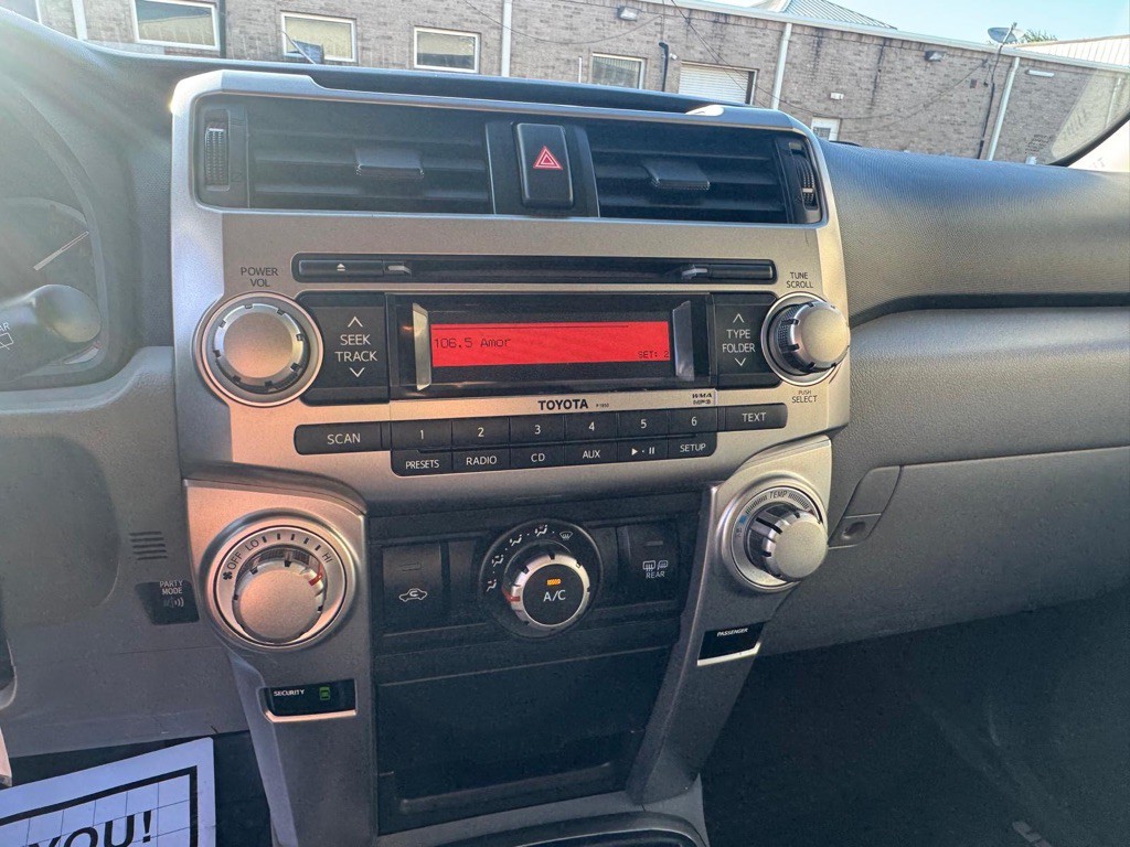 2012 Toyota 4Runner Image 29