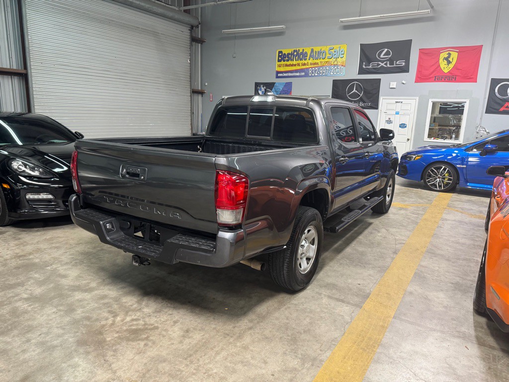 2018 Toyota Tacoma Image 8