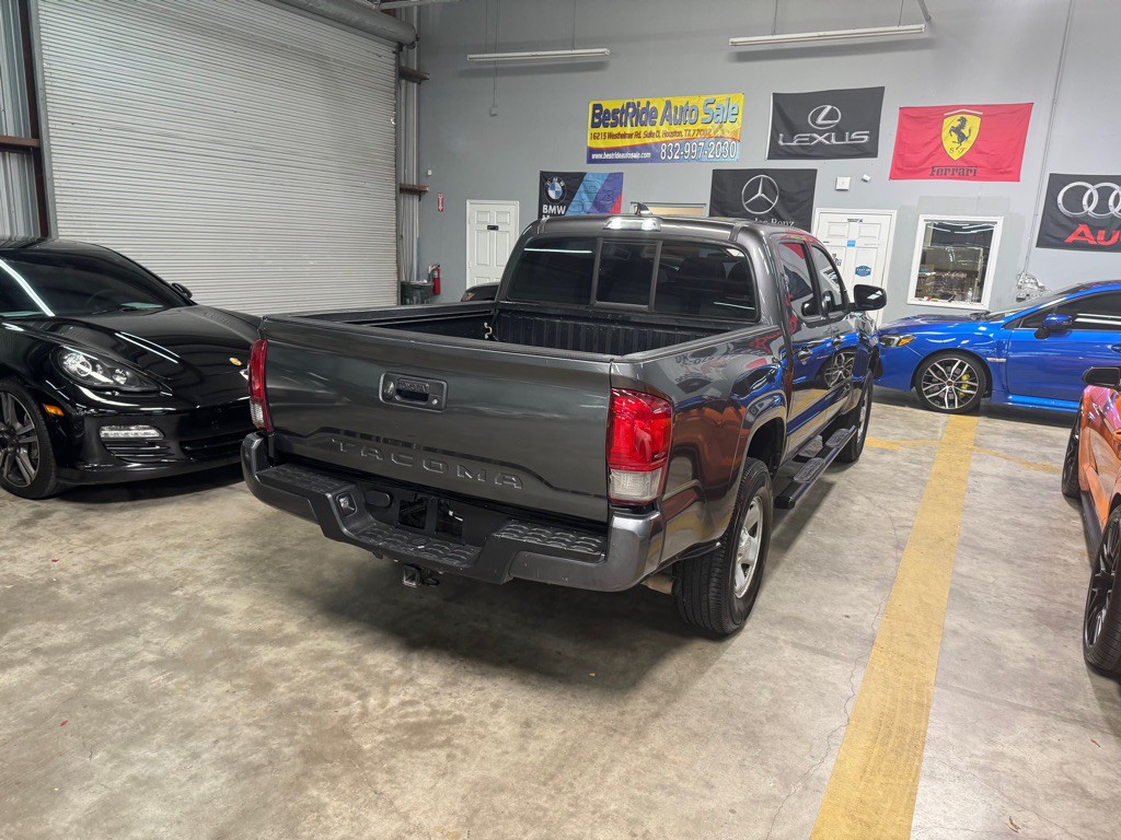 2018 Toyota Tacoma Image 9
