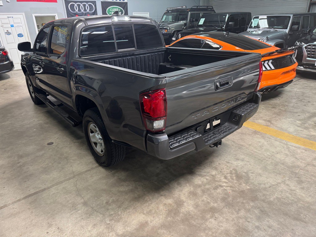 2018 Toyota Tacoma Image 11