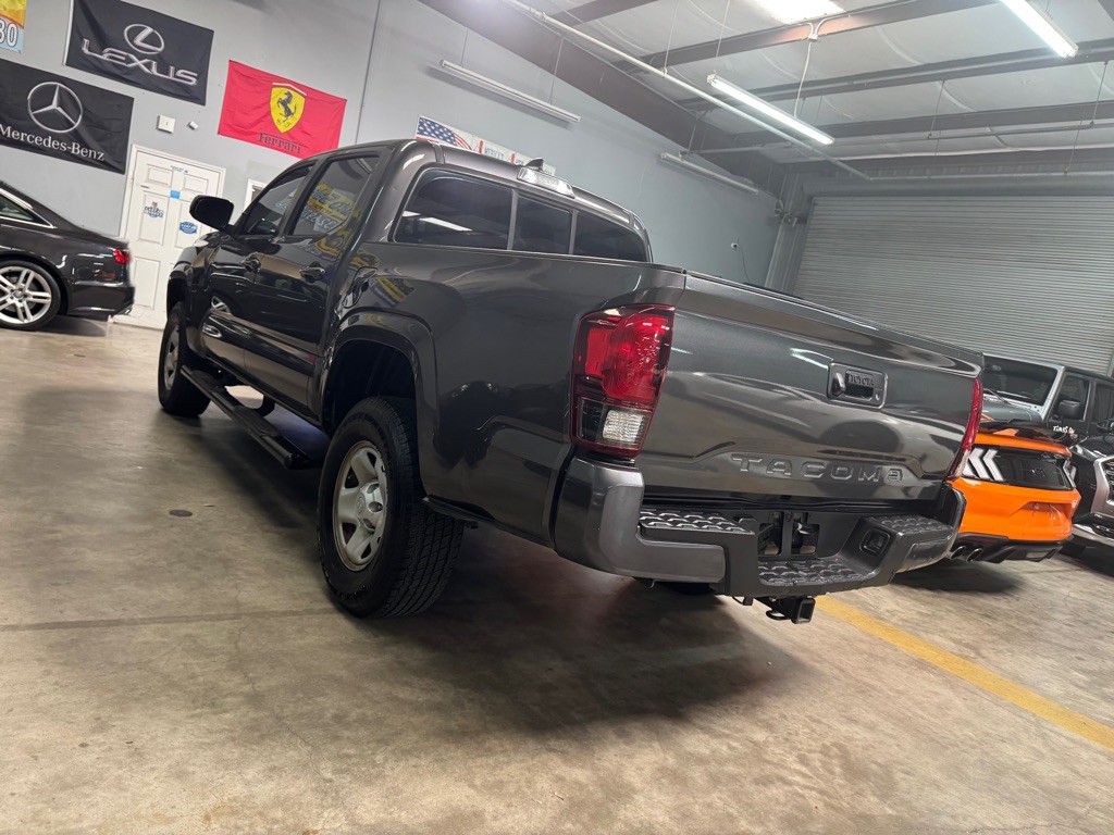 2018 Toyota Tacoma Image 12